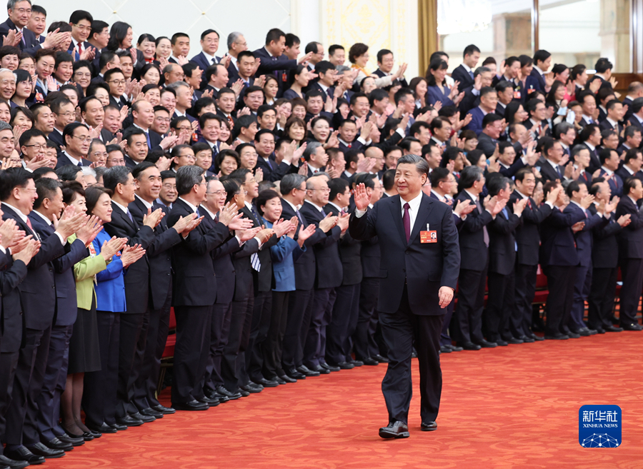 十四届全国人大一次会议在京闭幕 习近平发表重要讲话(图5)