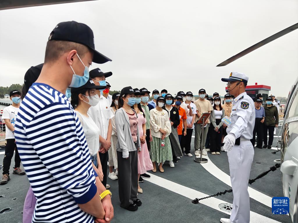 人民海军开展多项主题活动纪念成立74周年(图10)